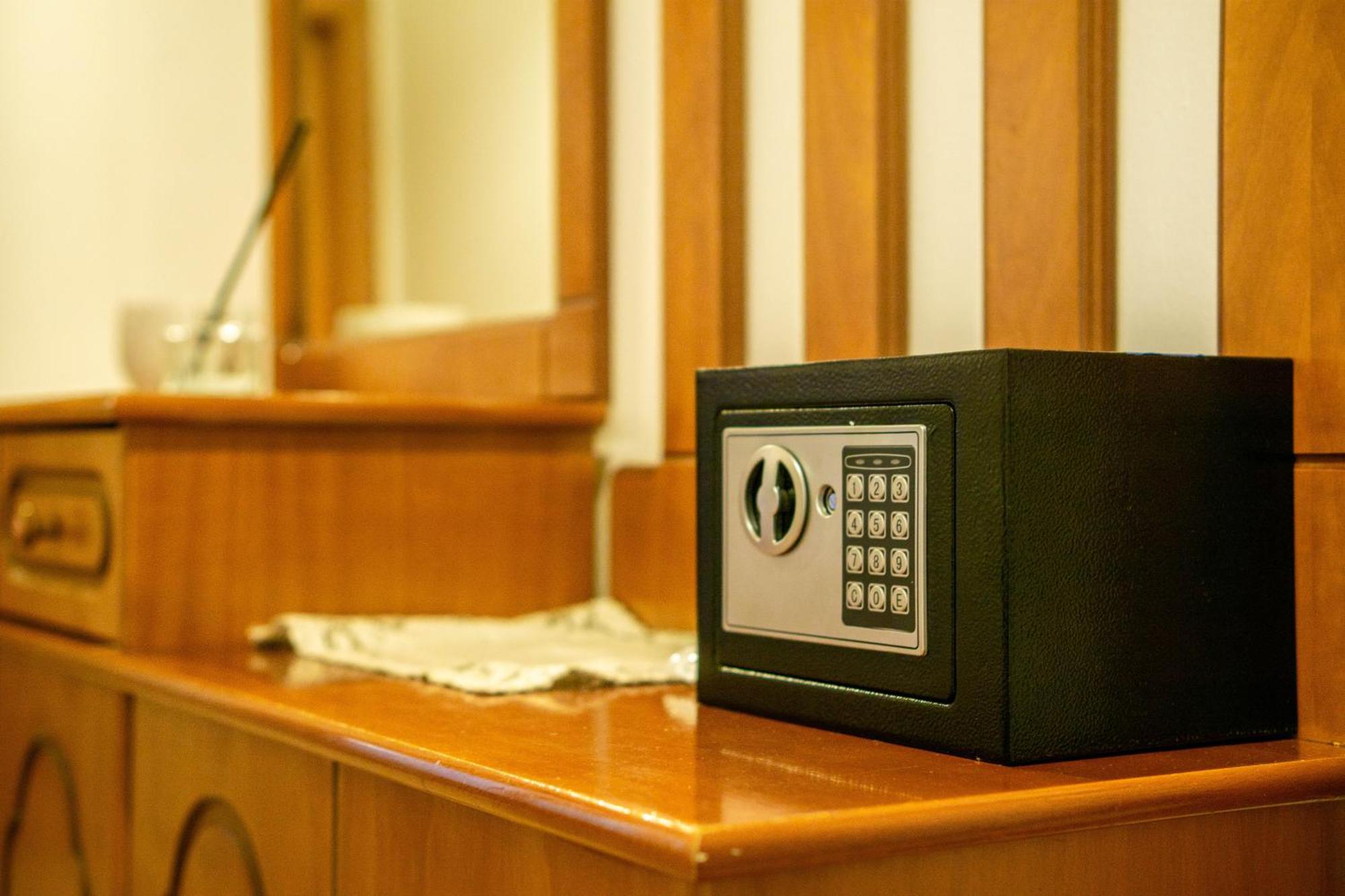 Bllok Bright Private Bedrooms With Private Bathroom On Shared Apartment Тирана Екстериор снимка