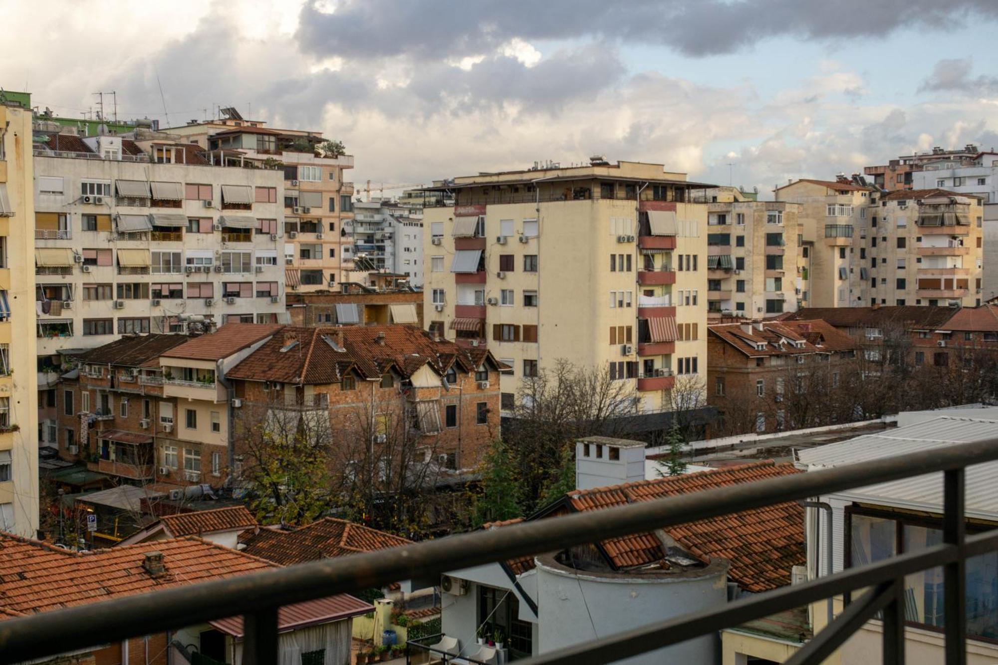 Bllok Bright Private Bedrooms With Private Bathroom On Shared Apartment Тирана Екстериор снимка