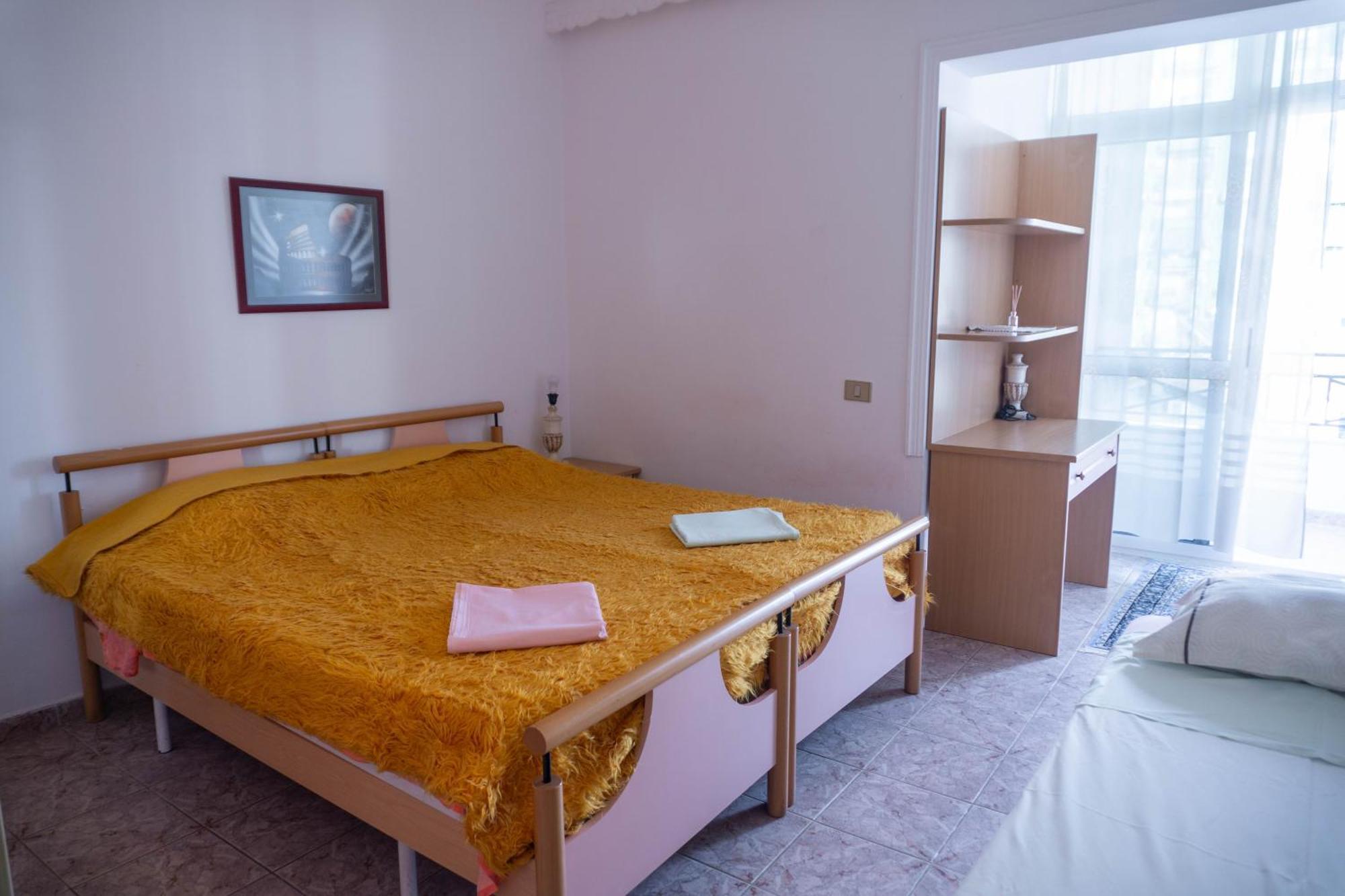 Bllok Bright Private Bedrooms With Private Bathroom On Shared Apartment Тирана Екстериор снимка