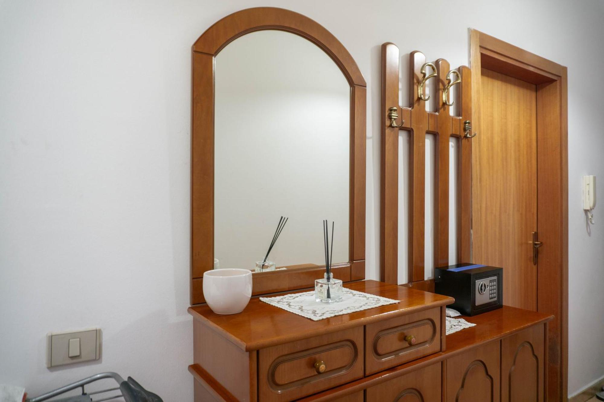 Bllok Bright Private Bedrooms With Private Bathroom On Shared Apartment Тирана Екстериор снимка