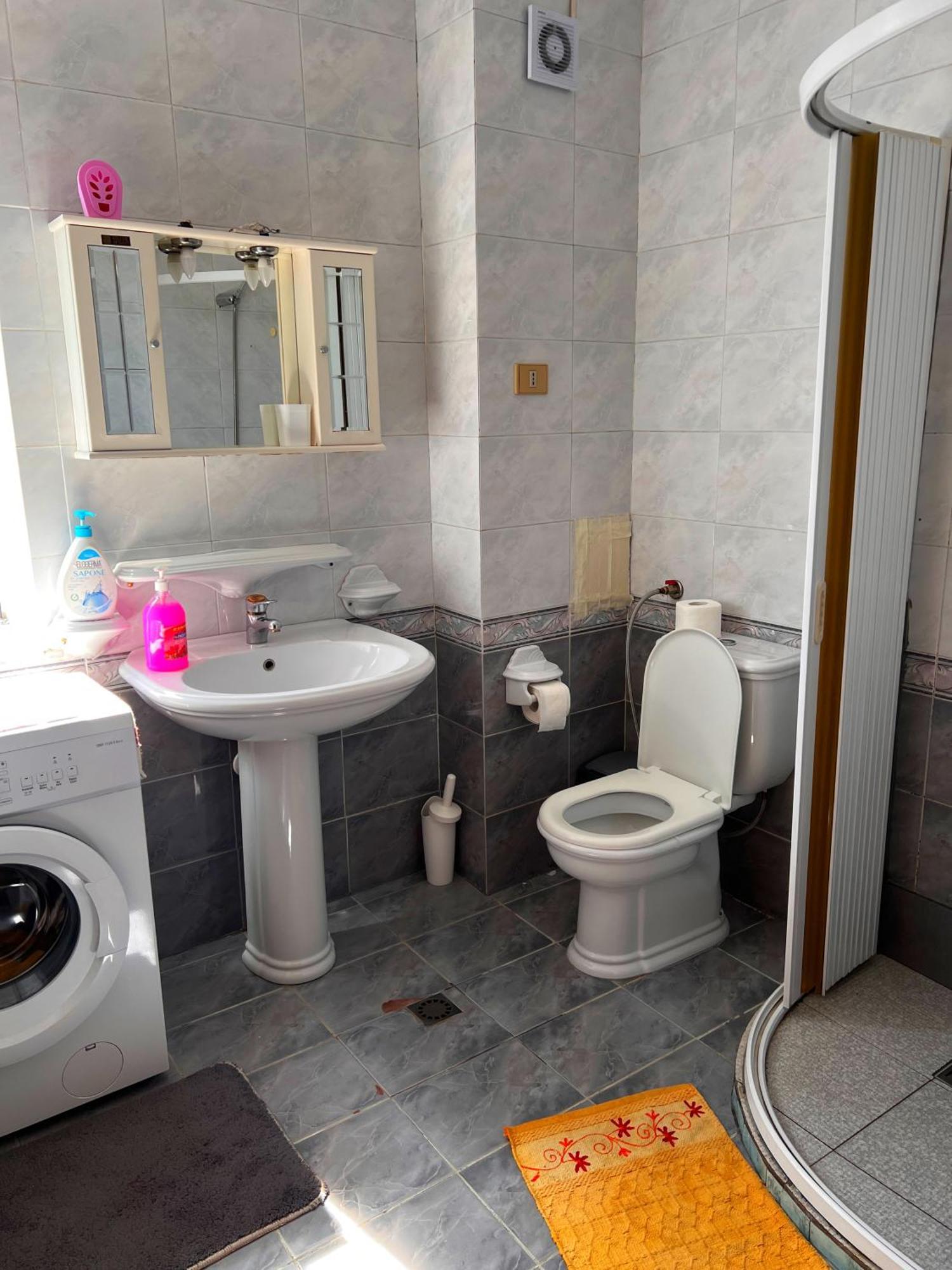 Bllok Bright Private Bedrooms With Private Bathroom On Shared Apartment Тирана Екстериор снимка